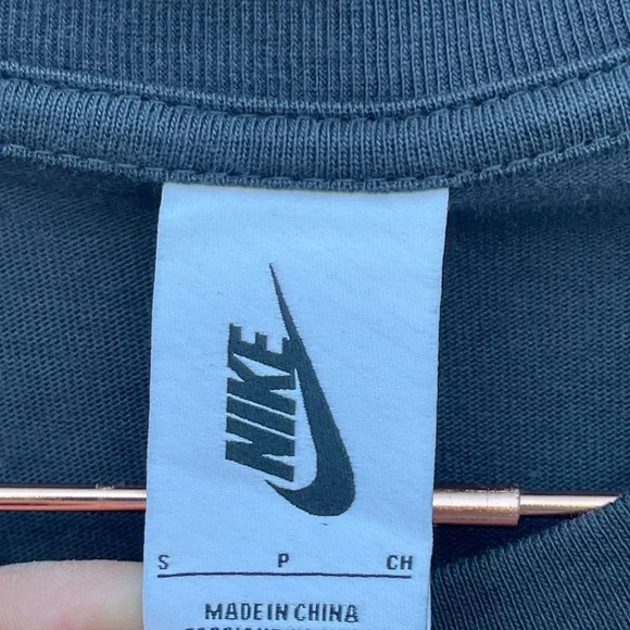 Nike Mens Olivia Kim Peace Sign NYC Long Sleeve T shirt Off Noir Sz Small - Picture 4 of 8